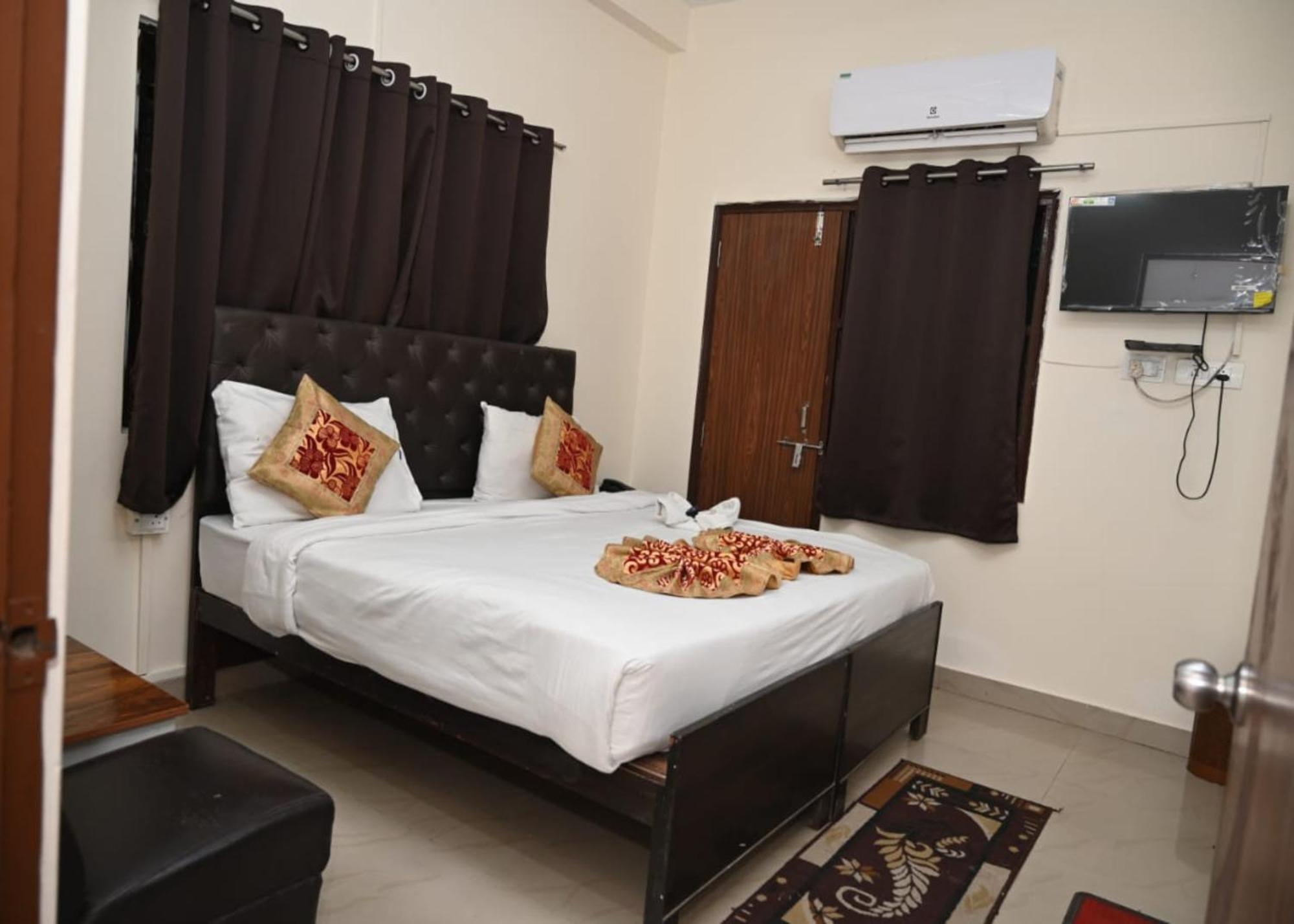 Hotel Aparajita, Varanasi